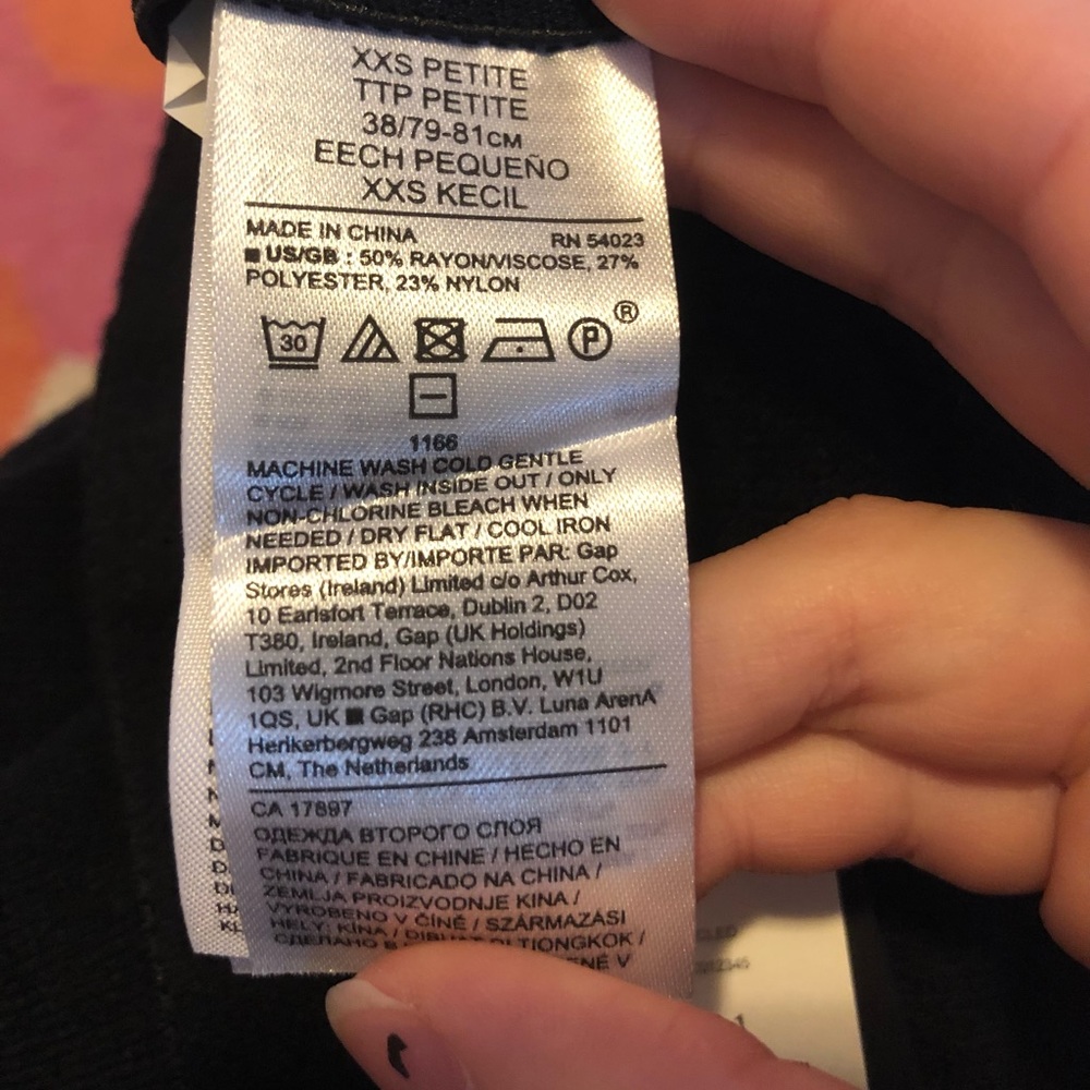 Banana Republic black knit leggings - Picture 5 of 6